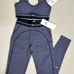 ALO Yoga Women's Purple Yoga Set